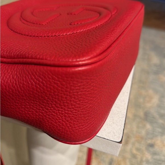 Like New! Authentic Gucci Red Leather Crossbody Bag - Picture 5 of 10